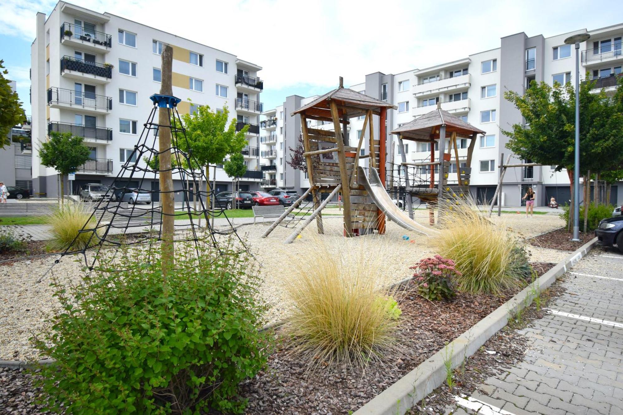 Apartman Zlatovska 22B Trenčín Exterior foto